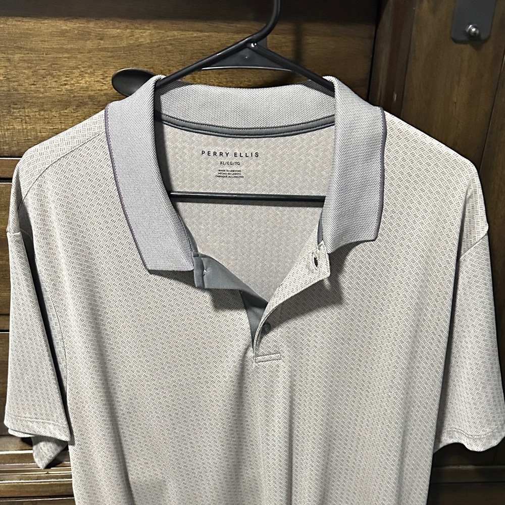 Perry Ellis Men's Light Gray Polo Shirt